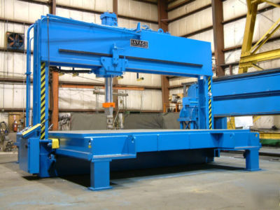 Savage wide-bed hyd traveling-gantry str press #25922