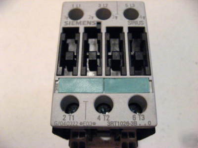 New siemens contactor 3RT1026-3BB40 in box