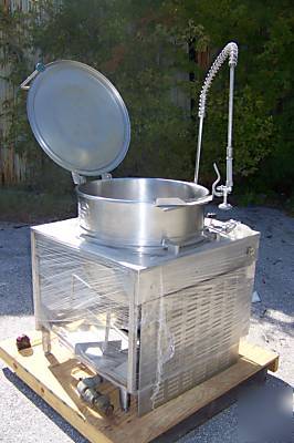 Market forge steam kettle with hand-held sprayer 