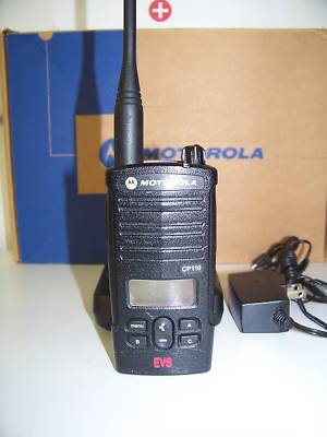 Motorola CP110 16 channel two way radio uhf business 