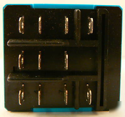Idec rte-B11 120VAC electronic timer 