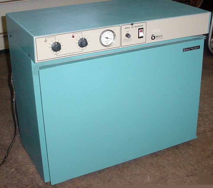 Bellco bench top incubator model 7728-02005 115V