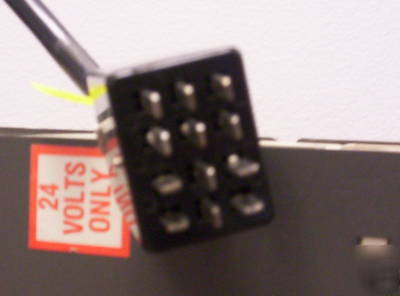 Coin-co 9302-l - 24 volt - 12 pin changer