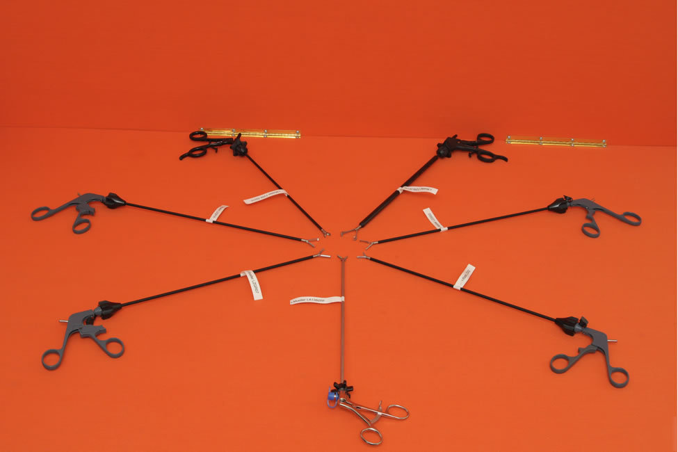 New lot of 7 v.mueller foceps and graspers ( brand )