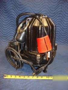 New wayne 1/2 hp sewage pump 120 volt amps 60 CSE50T hd
