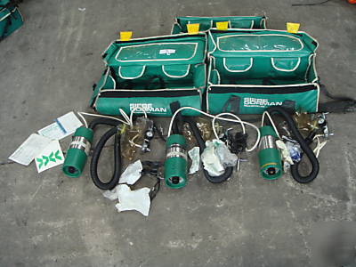 Siebe gorman resuscitation equipment oxygen paramedic