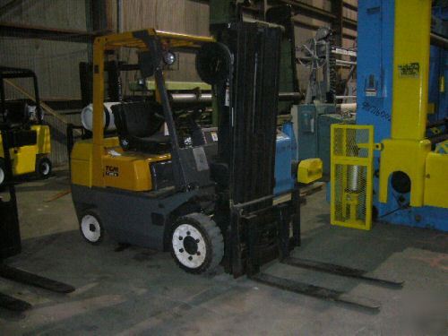 Tcm 4600 lb. fork lift cushion tires 3-stage mast 