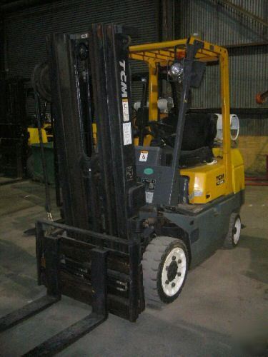Tcm 4600 lb. fork lift cushion tires 3-stage mast 