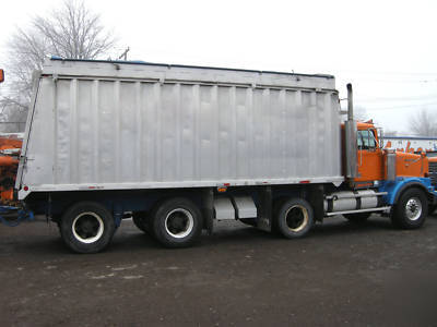 1996 western star 4964S tri-axle wood chip dump truck
