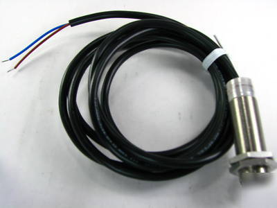 Cutler hammer 18MM tubular induct proximity sensor 824E