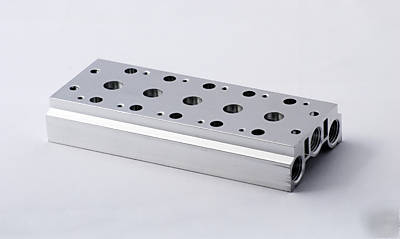 Pneumatic manifold for solenoid air pilot valves mount