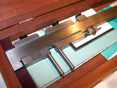 Sorensen center-mike center distance gage model A7