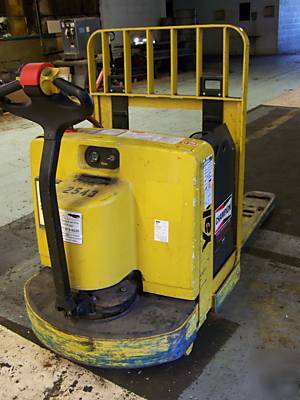 Yale MPW060 motorized commercial hand truck pallet jack