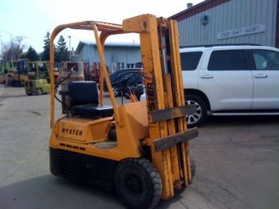 Hyster pneumatic 2500 lb forklift lifttruck