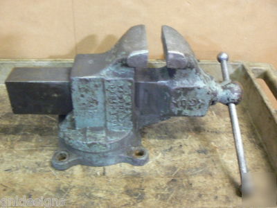 Yost 204 swivel machinist bench vise 4