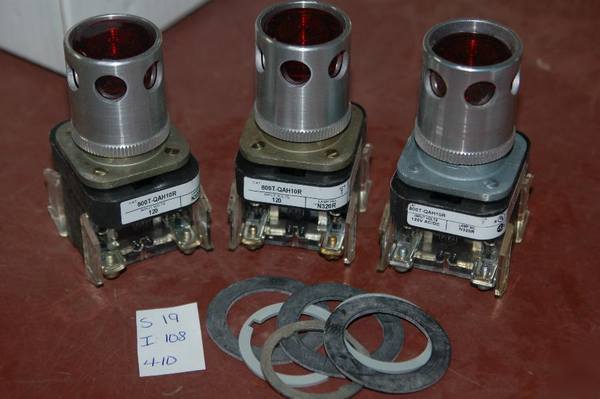 New 3 allen bradley pushbutton switch 800T-QAH10R red