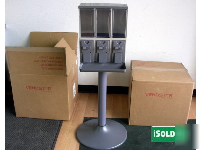 New 4 in box vendstar 3000 vending machines w/keys 