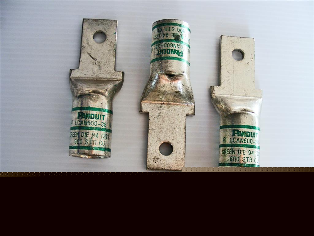 New 4 panduit LCAN600-38 copper lugs. 600 kcmil str cu. 