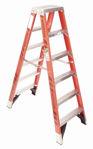 Werner 4 foot fiberglass 2-way stepladder 375 lb rated
