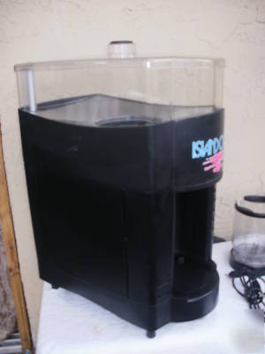 Island oasis SB2000 frozen drink machine w/2 blenders