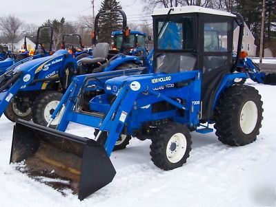 New holland TC30 compact tractor cab loader 4WD - clean