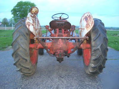 1952 ford 8N, great tractor, runs, needs to be restored