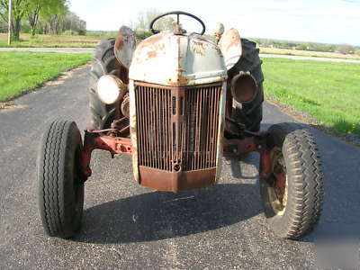 1952 ford 8N, great tractor, runs, needs to be restored