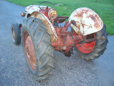 1952 ford 8N, great tractor, runs, needs to be restored