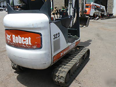 Bobcat 2005 323 mini excavator wit 16