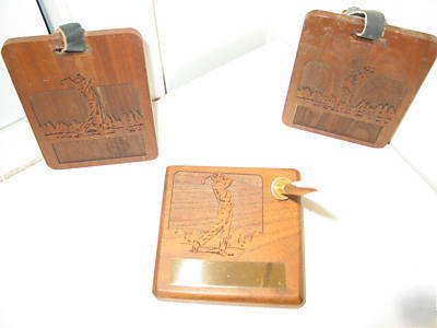 7 walnut golf bag name tag & male golf pen set