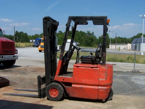 Linde baker forklift 3000 lb pneumatic