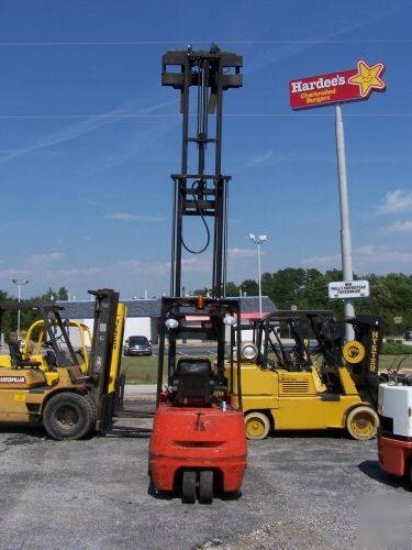 Linde baker forklift 3000 lb pneumatic