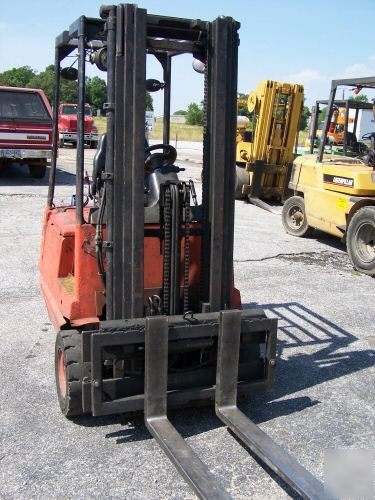 Linde baker forklift 3000 lb pneumatic