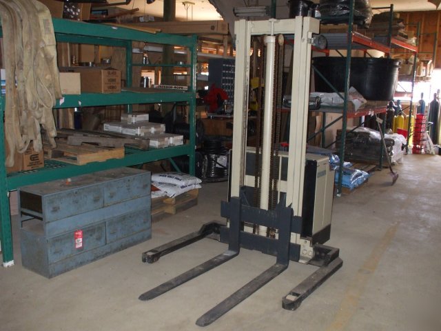 Crown 3000LB cap walk behind forklift with charger