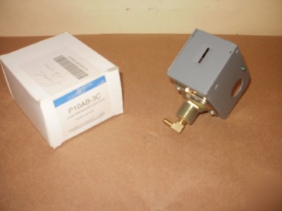 Johnson controls P10AB-3C low pressure control no cover
