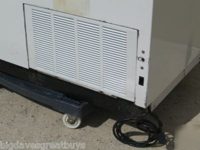 Kelvinator 8HR dipping cabinet 