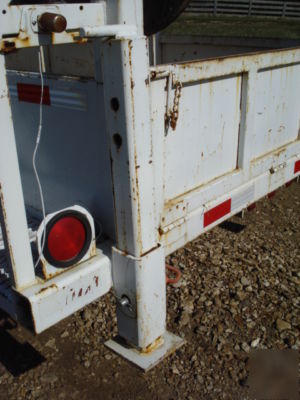 Electric cable dual reel trailer - tensioner brakes
