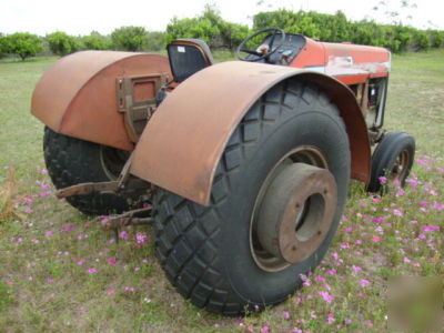 Massey-ferguson antique implement tractor, model 255