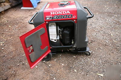 Honda inverter EU3000IS generator excellent condition 