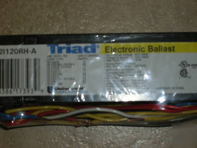 Lot of 10 triad B432I120RH-a 4LF32T8 ballasts