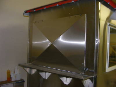 2009 fully enclosed 4 x 4 hot dog cart