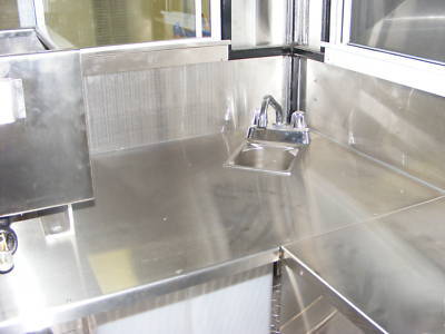 2009 fully enclosed 4 x 4 hot dog cart