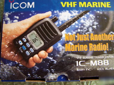 Icom ic-M88 vhf handheld marine transciever 