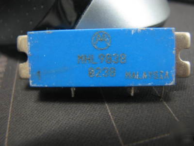 Motorola MHL9838 50 dbm amplifiers pcs frequency band