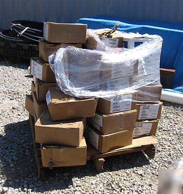 Pallet allen screws 26 cases of 500 1/4