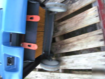 2005 windsor radius walk behind sweeper model RWB24 