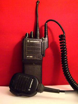 Motorola HT1000 ht 1000 uhf radio talkie two way