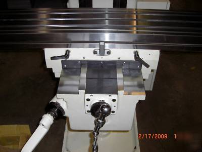 New vertical milling machine 