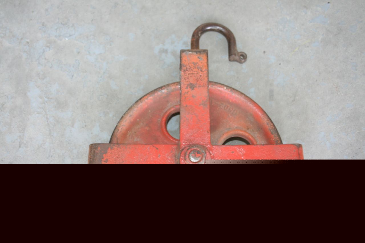 Roofing contractor tar bucket or well rope pulley 