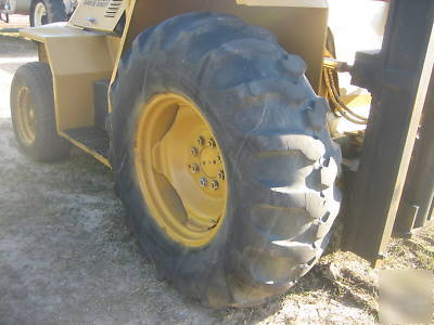 Sellick 8000# rough terrain forklift gas powered
